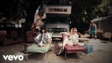Deap Vally 'Little Baby Beauty Queen' music video