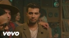 Jencarlos Canela 'Bajito (Remix)' music video