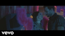 Liz Huett 'STFU & Hold Me' music video