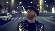 Mario Venuti 'Caduto dalle stelle' music video
