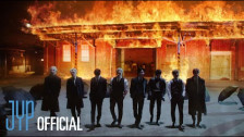 Stray Kids 'FREEZE' music video
