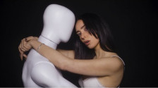LØLØ 'Possibility' music video