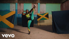 Spice  'Clean and Fresh' music video