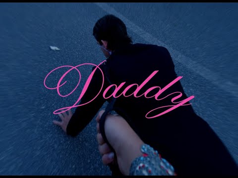 Victoria - Daddy (2025) Обложка: Victoria - Daddy (2025)