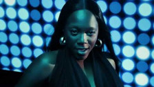 Rachel Chinouriri 'Pretty girls' music video
