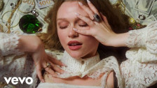 Mollie Elizabeth 'Kiss The Ring' music video