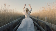 ionnalee 'sommaren är min och jag kommer tillbaka' music video