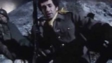 Jona Lewie 'Stop The Cavalry' music video