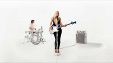 Blu DeTiger 'Whisper' music video