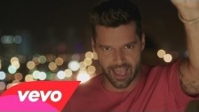 Ricky Martin 'La Mordidita' music video