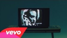 La Roux 'Kiss And Not Tell' music video