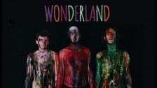 ?pera 'Wonderland' music video