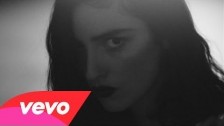 BANKS 'Beggin For Thread' music video