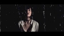 La féline 'Séparés (Si Nous Etions Jamais)' music video