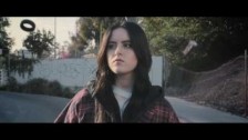 Kiiara 'Feels' music video