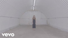 Ella Vos 'Mother (Don't Cry)' music video