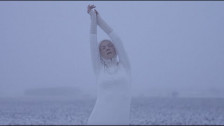 ionnalee 'allting vill rinna ut i sand' music video