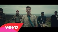 Kaiser Chiefs 'Coming Home' music video