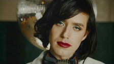 Ezra Furman 'I Wanna Be Your Girlfriend' music video