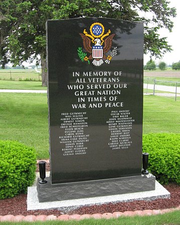 VETERANS MEMORIAL, MONUMENT - Black Hawk County, Iowa | MONUMENT VETERANS MEMORIAL 
