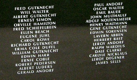 VETERANS MEMORIAL, NAMES LISTED - Black Hawk County, Iowa | NAMES LISTED VETERANS MEMORIAL 