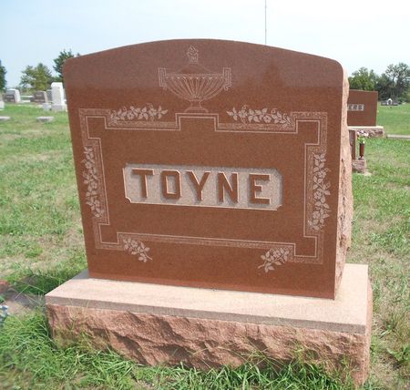 TOYNE, FAMILY MEMORIAL - Carroll County, Iowa | FAMILY MEMORIAL TOYNE 