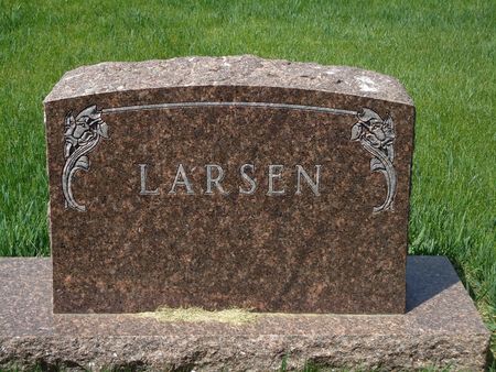 LARSEN, FAMILY MONUMENT - Clay County, Iowa | FAMILY MONUMENT LARSEN 