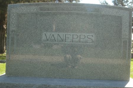 VAN EPPS, FAMILY MONUMENT - Clinton County, Iowa | FAMILY MONUMENT VAN EPPS 