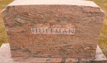 HUFFMAN, FAMILY MONUMENT - Dallas County, Iowa | FAMILY MONUMENT HUFFMAN 