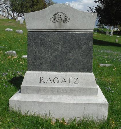 RAGATZ, FAMILY MONUMENT - Dubuque County, Iowa | FAMILY MONUMENT RAGATZ 