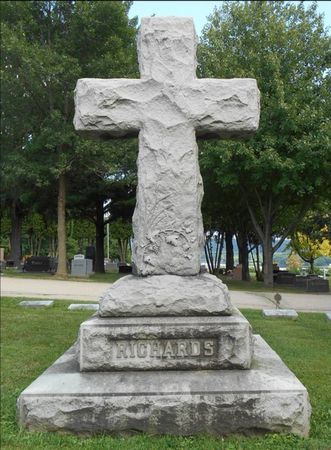 RICHARDS, FAMILY MONUMENT - Dubuque County, Iowa | FAMILY MONUMENT RICHARDS 