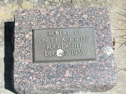 RUCKDASHEL, ROBERT O. - Fayette County, Iowa | ROBERT O. RUCKDASHEL 