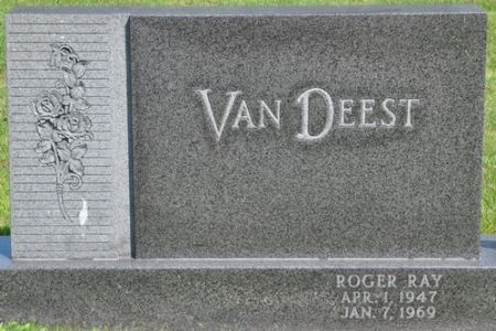 VANDEEST, ROGER RAY - Grundy County, Iowa | ROGER RAY VANDEEST 