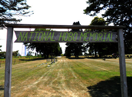 HOBO CEMETERY NATIONAL MEMORIAL SECTION OF EVERGREEN, CEMETERY - Hancock County, Iowa | CEMETERY HOBO CEMETERY NATIONAL MEMORIAL SECTION OF EVERGREEN 