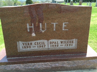 WILCOX HUTE, OPAL - Jackson County, Iowa | OPAL WILCOX HUTE 