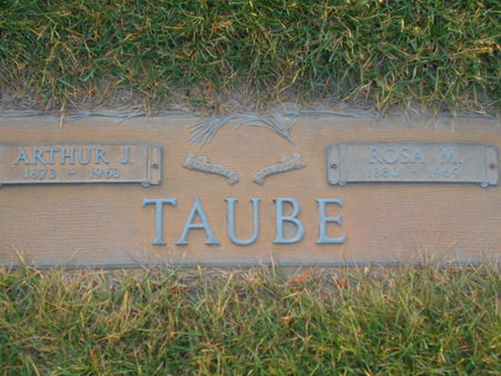 TAUBE, ARTHUR J. - Linn County, Iowa | ARTHUR J. TAUBE 