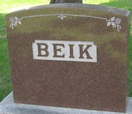 BEIK, FAMILY MONUMENT - Louisa County, Iowa | FAMILY MONUMENT BEIK 