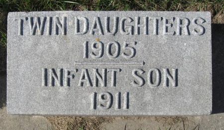 HARSHBARGER, TWIN DAUGHTERS - Mitchell County, Iowa | TWIN DAUGHTERS HARSHBARGER 