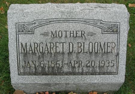 BLOOMER, MARGARET D. - Muscatine County, Iowa | MARGARET D. BLOOMER 
