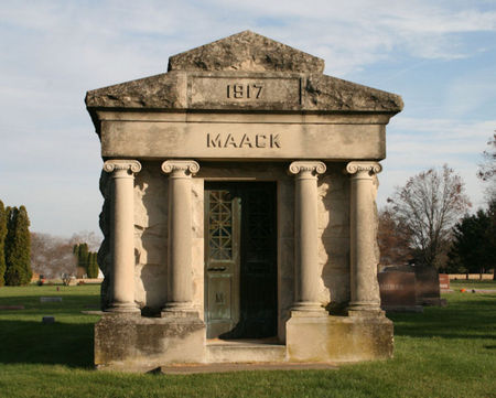 MAACK, FAMILY VAULT - Scott County, Iowa | FAMILY VAULT MAACK 