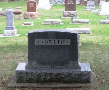 KNOWLTON, WILL P. FAMILY STONE - Winneshiek County, Iowa | WILL P. FAMILY STONE KNOWLTON 
