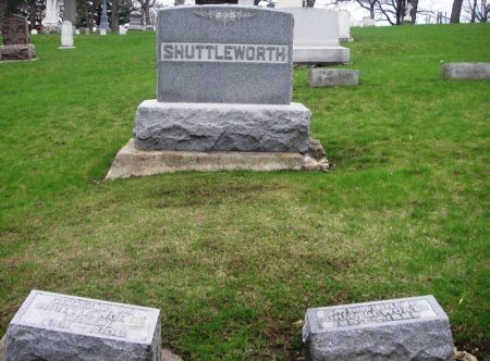 SHUTTLEWORTH, EMMALINE H. FAMILY STONE - Winneshiek County, Iowa | EMMALINE H. FAMILY STONE SHUTTLEWORTH 