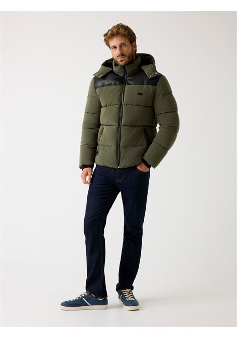 Giacca piumino cappuccio GUESS | Giubbini | M5BL2A W2202A81U