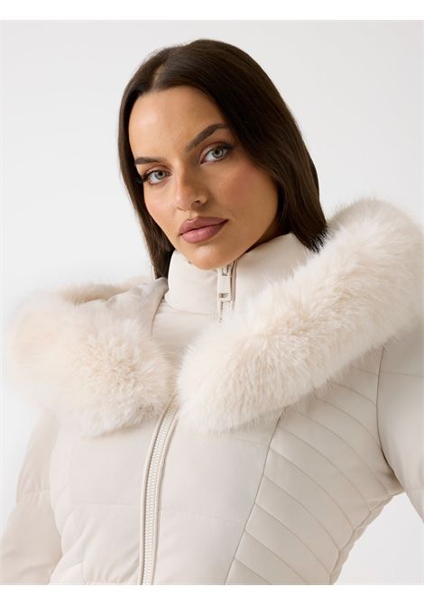 Piumino con cappuccio in pelliccia sintetica GUESS | Giubbini | W4BL61 WGLZ0G9L9