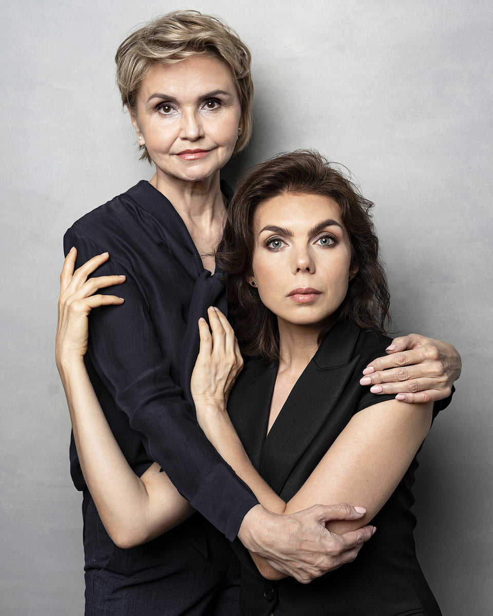 Qanday qilib torttasi bir vaqtning ozida bitta qizni sikishadi Hozir Moskvada ayol bilan jinsiy aloqa