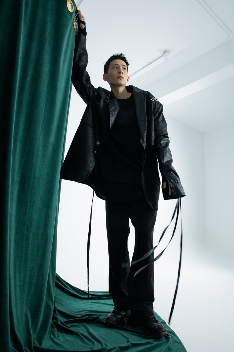 Photo by Yuxian He - Kavyar