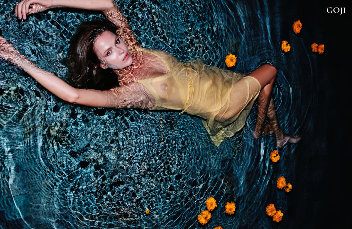 Әйелді моншада жаттықтырған