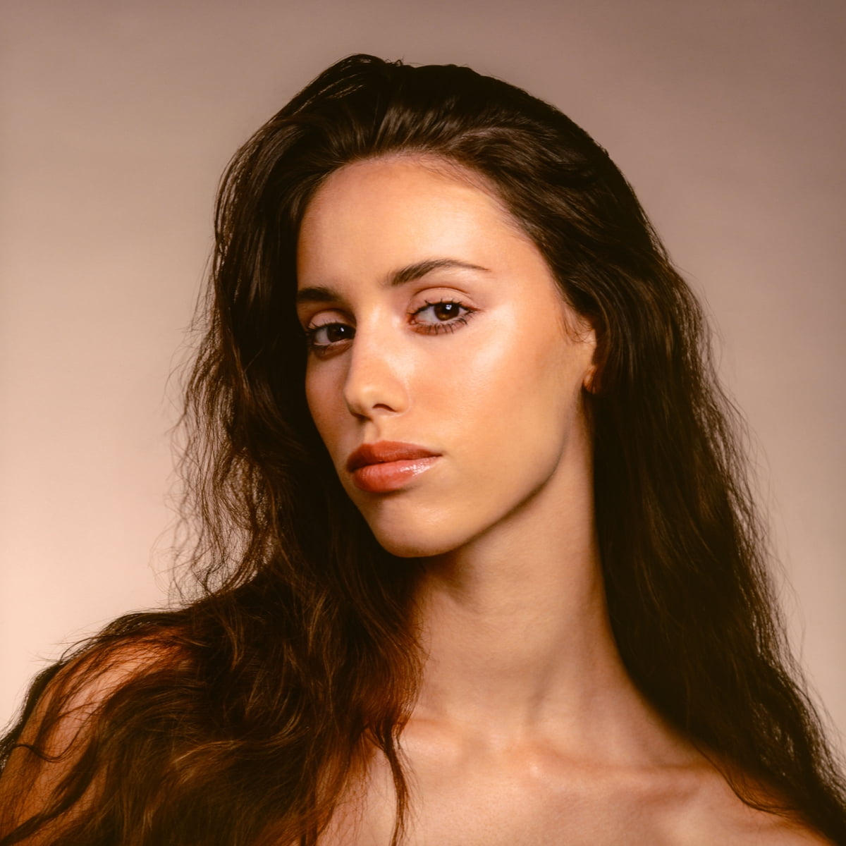 Danny D porno onlayn Ayollarning sochini oldirish videosini yuklab oling