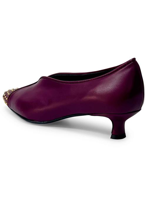 Décolleté in pelle bordeaux con borchie | L'Arianna DE2611/RT | Made in Italy L'Arianna | EC2611018