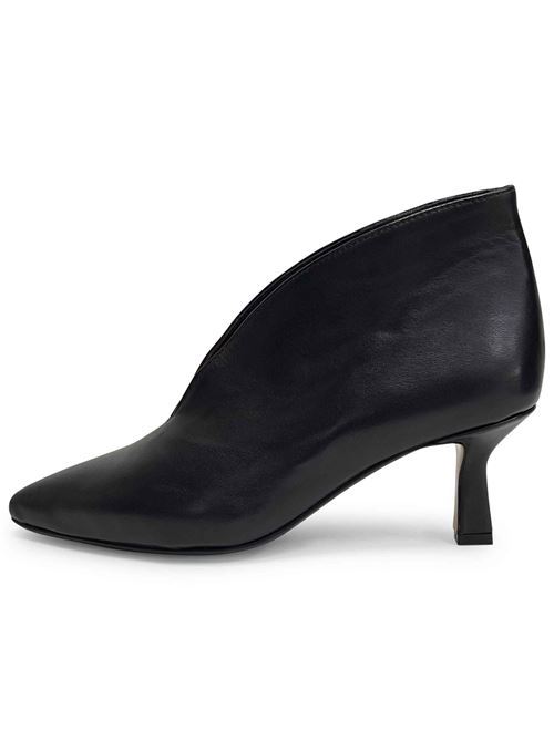 Tronchetto in pelle nera | L'Arianna TR8006/RT | Made in Italy L'Arianna | EC8006/RT001